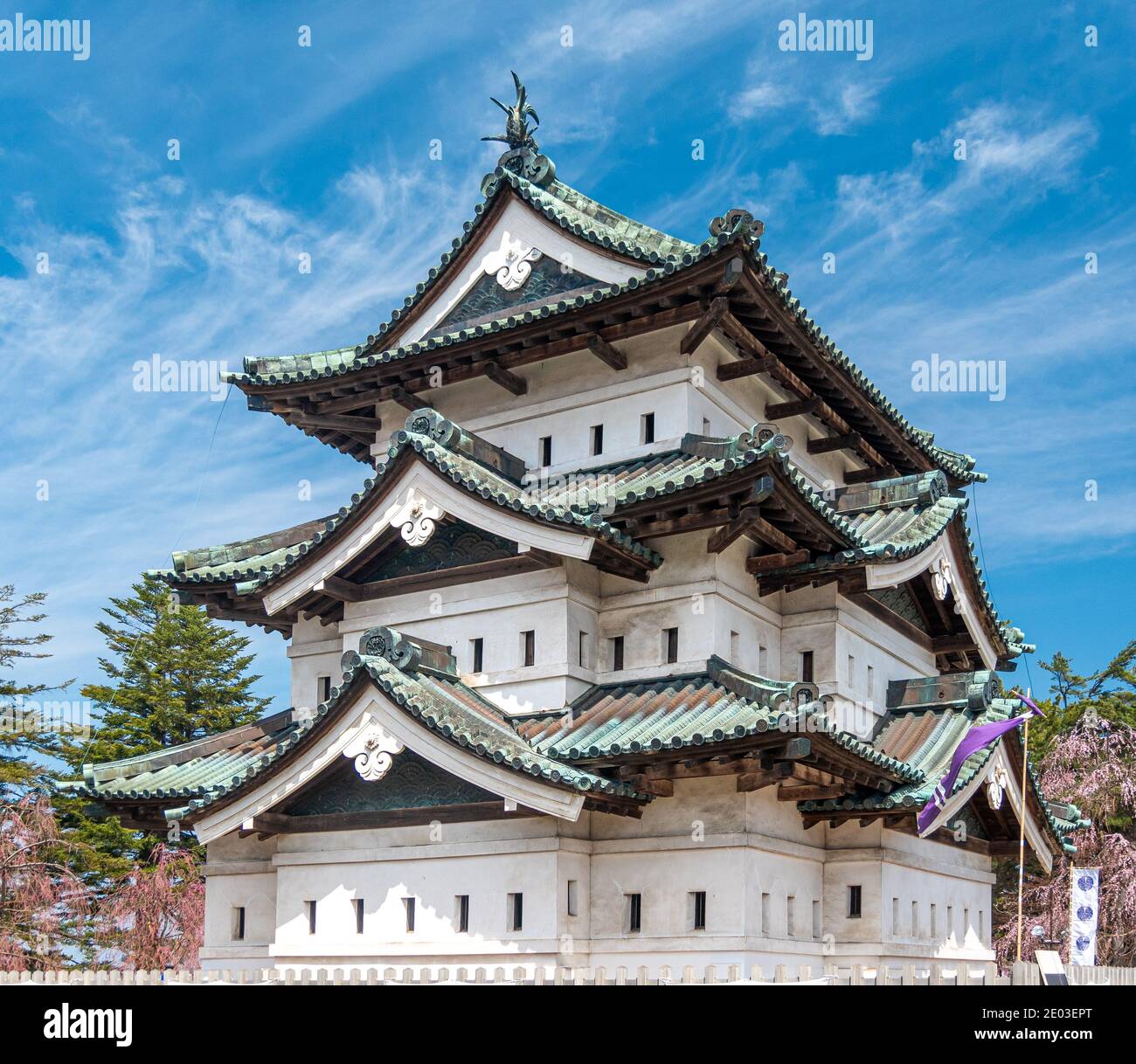 Hirosaki, Japan - April 2019. Schloss in der Präfektur Aomori, Japan Stockfoto