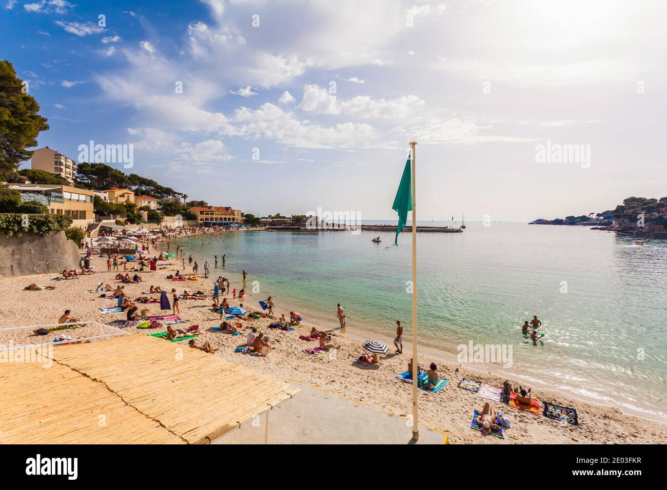 Menschen am Strand in Bandol, Provence, Frankreich Stockfoto