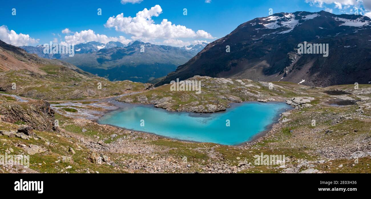 Panoramablick auf die schönen Seen von Bormio Stockfoto