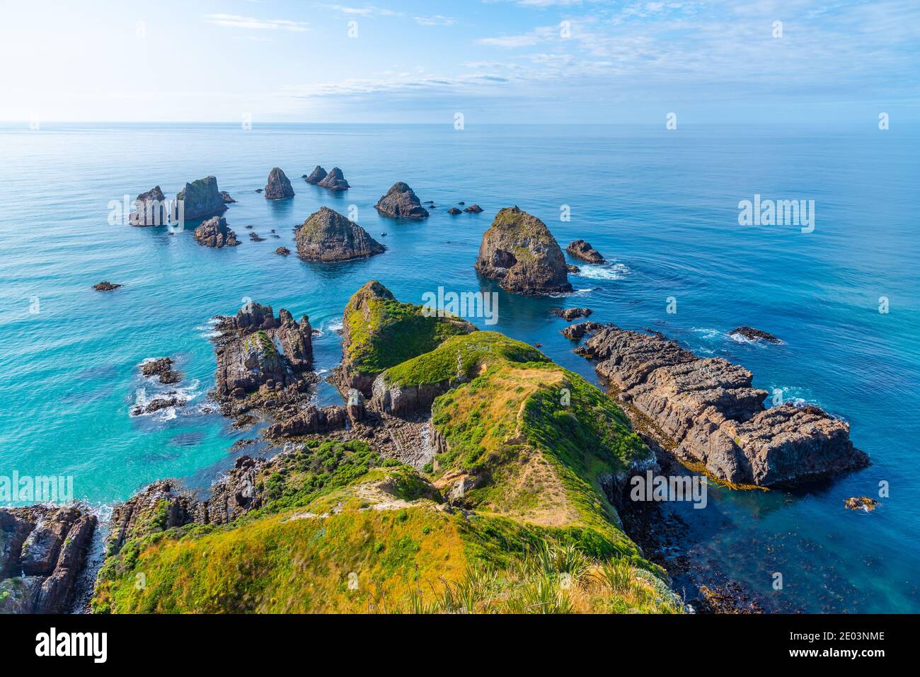 Die Nuggets - felsige Inseln am Nugget Point in New Seeland Stockfoto