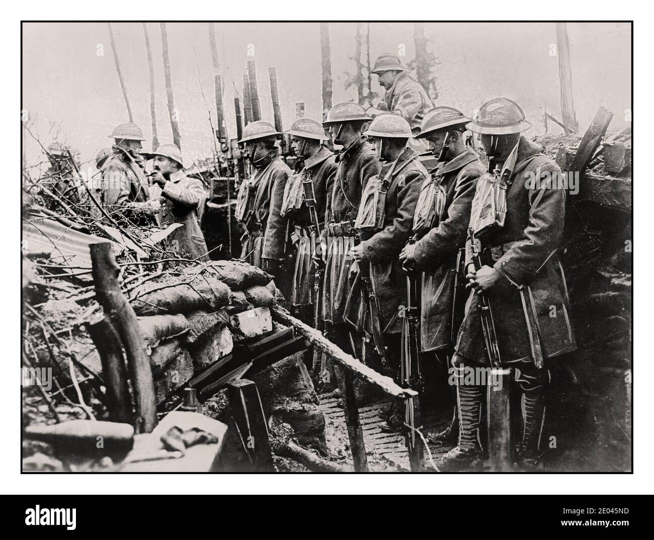 1. Weltkrieg Westfront Kampfgräben US-Infanterie & Maschinengewehr Männer in Schützengräben zugeordnet Foto zeigt amerikanische Soldaten in Frankreich während des Ersten Weltkrieges I. Weltkrieg, 1914-1918 Stockfoto