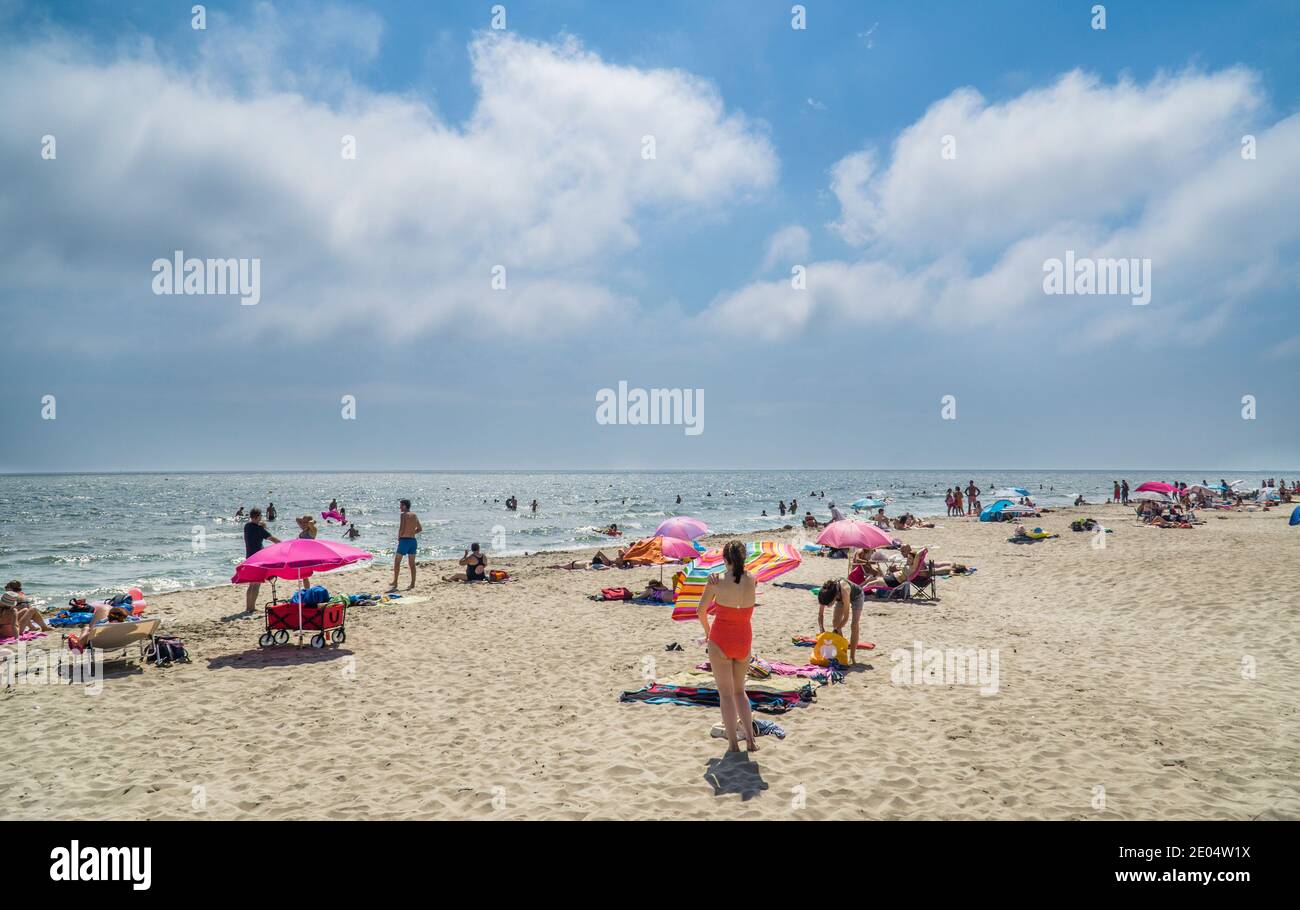 Beliebter Strand Piémanson im Delta der Camargue der Rhone, Departement Bouches-du-Rhône, Südfrankreich Stockfoto