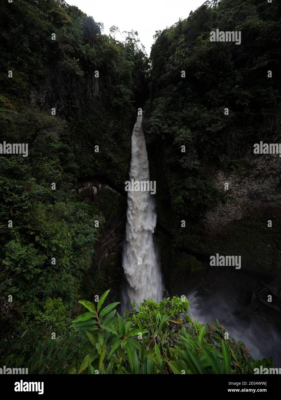 Pailon del diablo Devils Cauldron höchster Wasserfall fließt Rio hinunter Pastaza Fluss Kaskaden Route Banos Tungurahua Amazonia Ecuador Südamerika Stockfoto