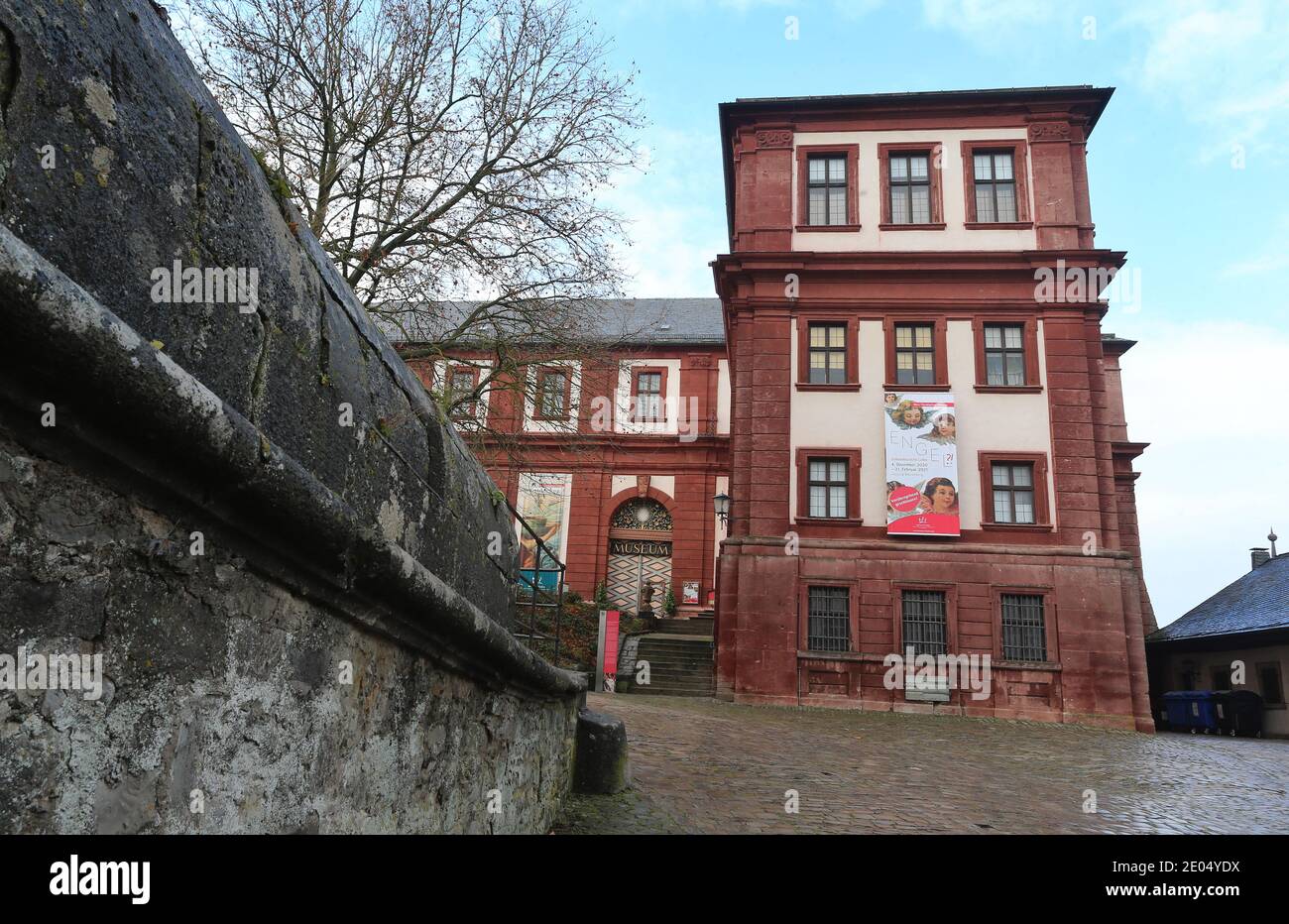 16. Dezember 2020, Bayern, Würzburg: Das Mainfränkische Museum in der Festung Marienberg. Es soll ein prestigeträchtiges Museum zur fränkischen Geschichte werden - aber die Tore des "Museums für Franken" öffnen sich später als geplant. (Zur dpa 'Museum für Franken': Hohe Erwartungen und hohe Kosten') Foto: Karl-Josef Hildenbrand/dpa Stockfoto