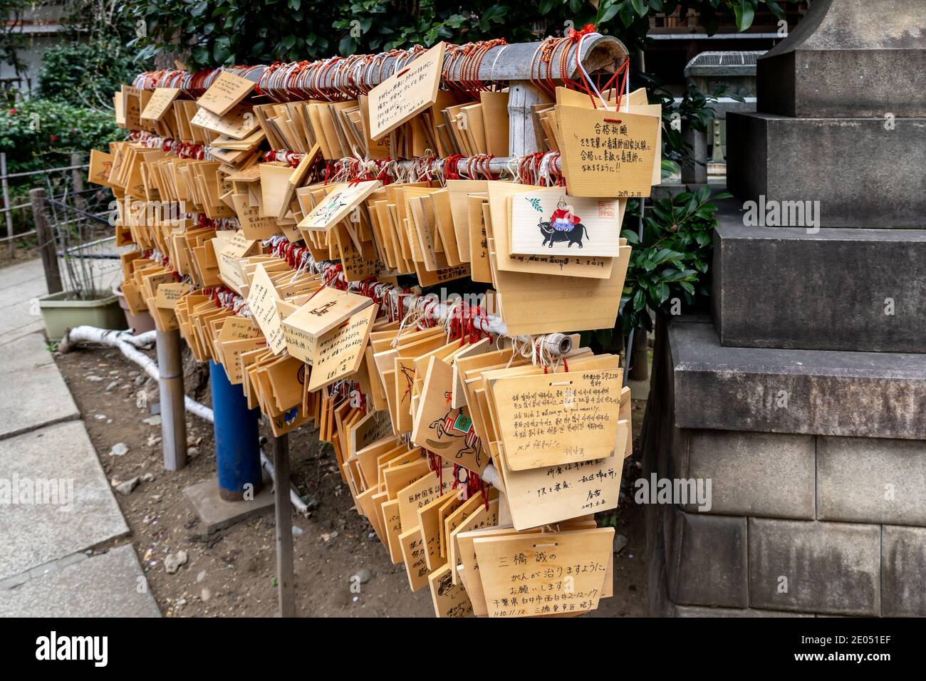 Tokyo, Japan - March 21, 2019: Ema shinto plaque hanging up at a shrine in Tokyo, Japan. Stockfoto