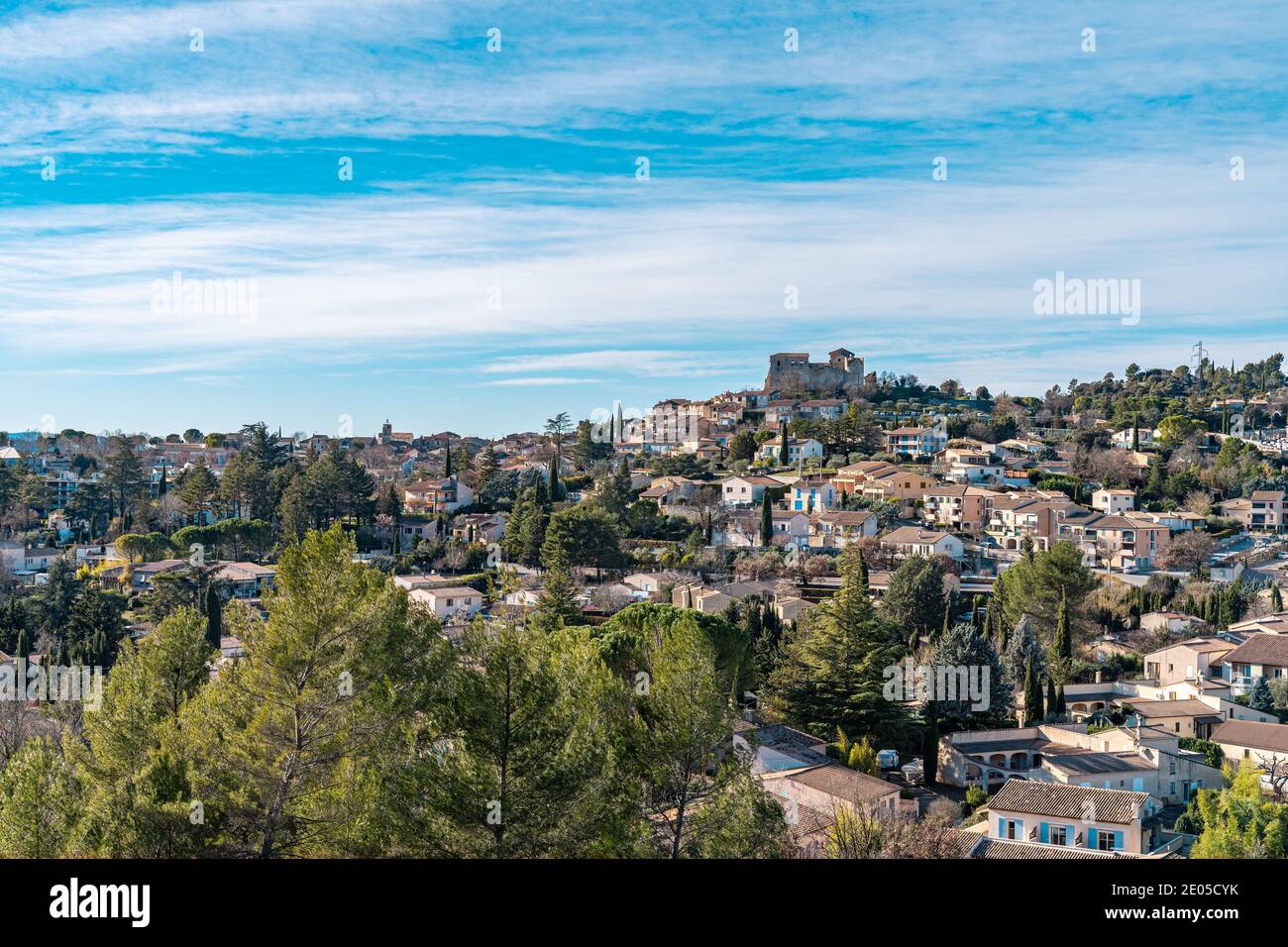 Panorama von Gréoux-les-Bains, Alpes de Haute Provence, Frankreich Stockfoto