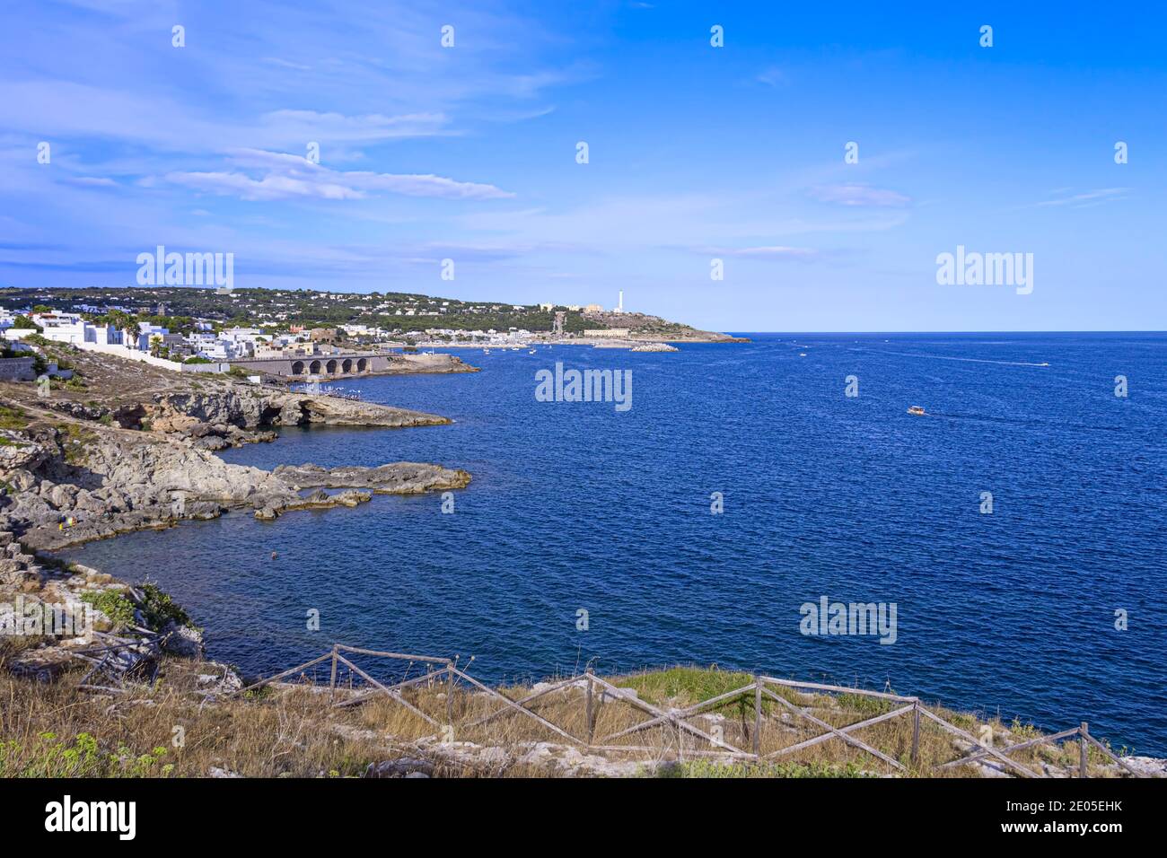 Salento Küste: Stadt Santa Maria di Leuca, Italien (Apulien). Stockfoto