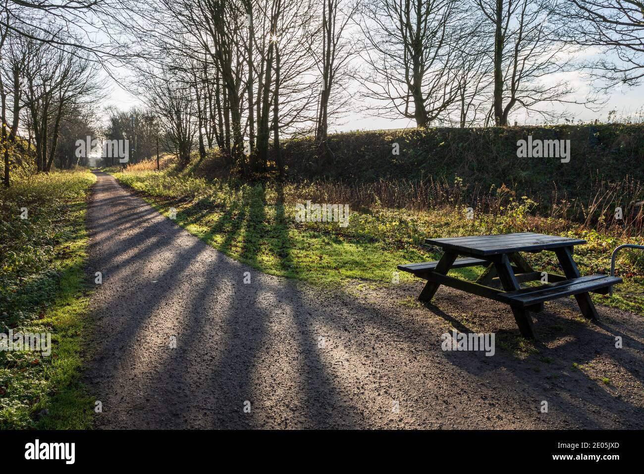 Ein Picknickplatz auf dem Tissington Trail an der Alsop Station, Peak District National Park, Derbyshire Stockfoto