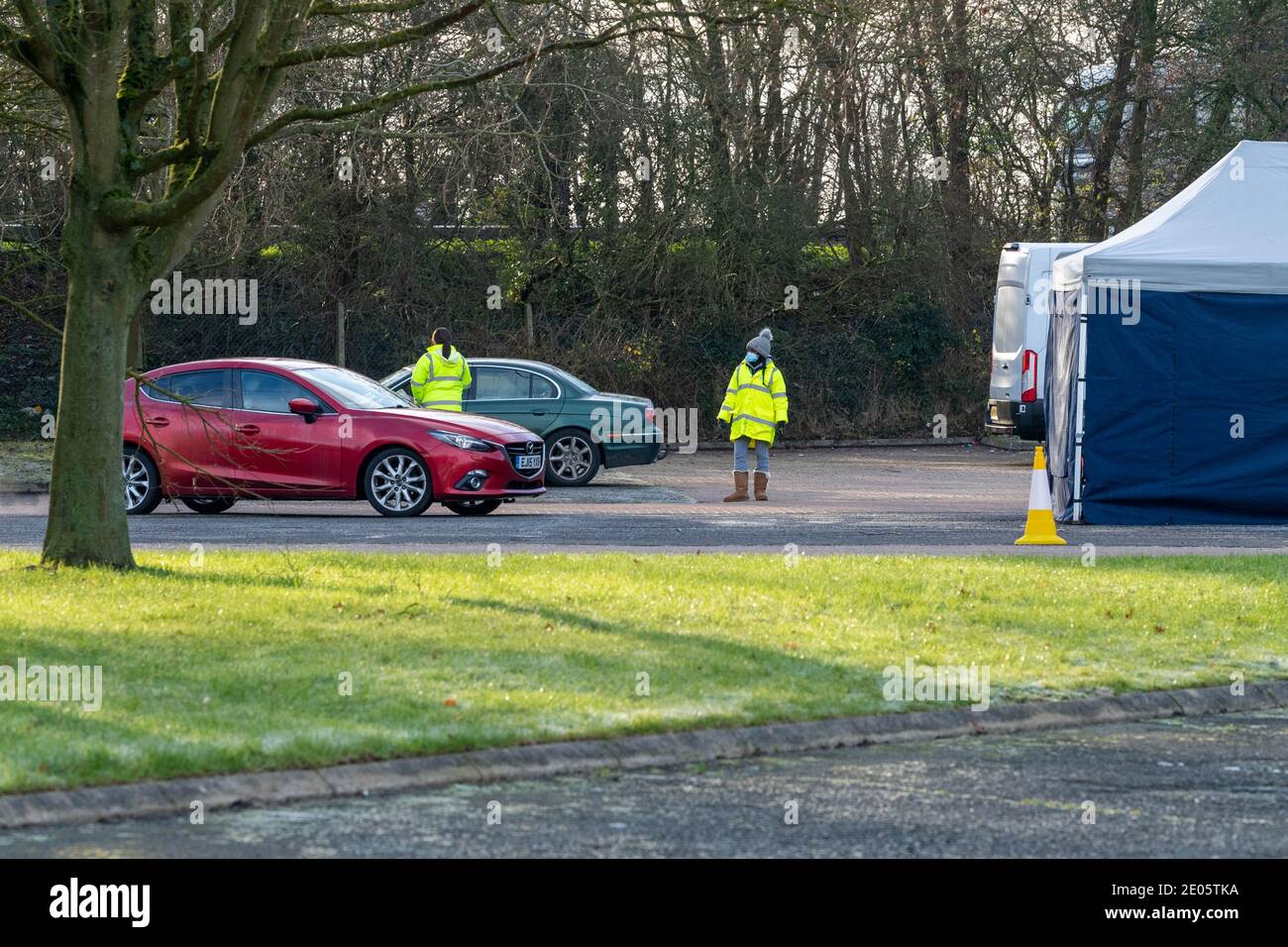 Brentwood Essex 30. Dezember 2020 Brentwood, Essex hat die höchste Covid-19-Infektionsrate in England und Essex hat aufgrund des Drucks auf Krankenhäuser und NHS-Einrichtungen einen "kritischen Vorfall" erklärt. Das NHS Test and Trace Center im Brentwood Center war praktisch verlassen Credit: Ian Davidson/Alamy Live News Stockfoto