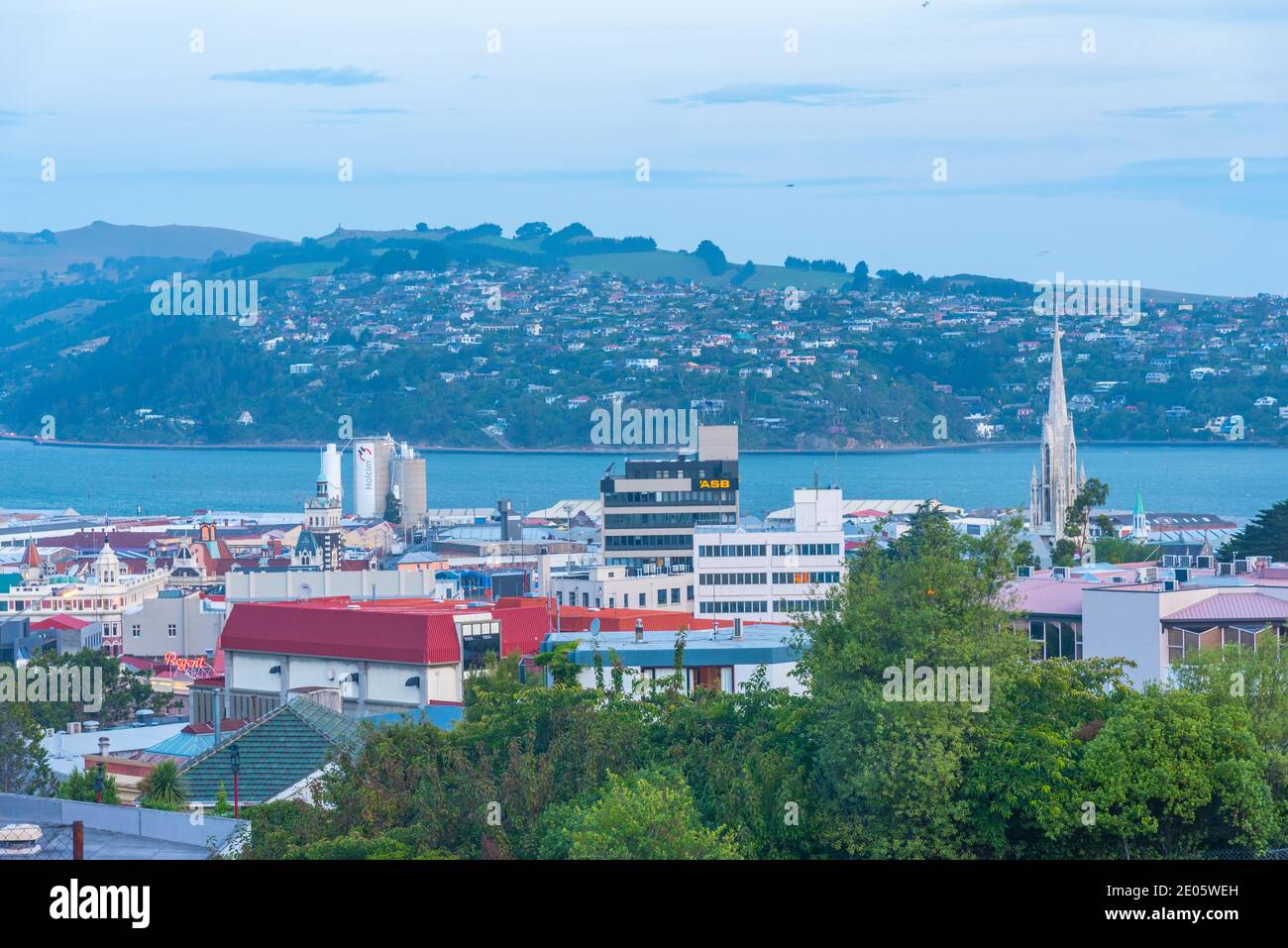 DUNEDIN, NEUSEELAND, 24. JANUAR 2020: Luftaufnahme von Dunedin in Neuseeland Stockfoto