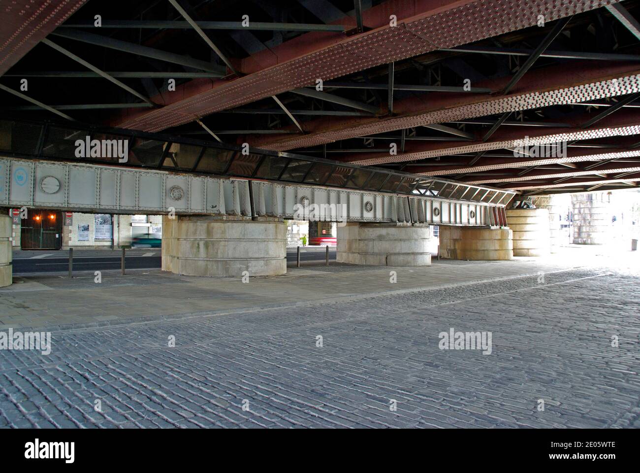 Die Eisenbahnbrücke zum Glasgow Central Station über Broomielaw Stockfoto