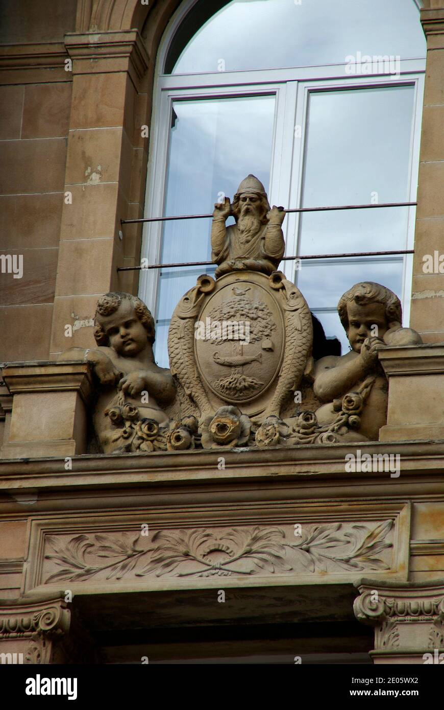 Glasgows Wappen auf dem ehemaligen Herald Building Stockfoto