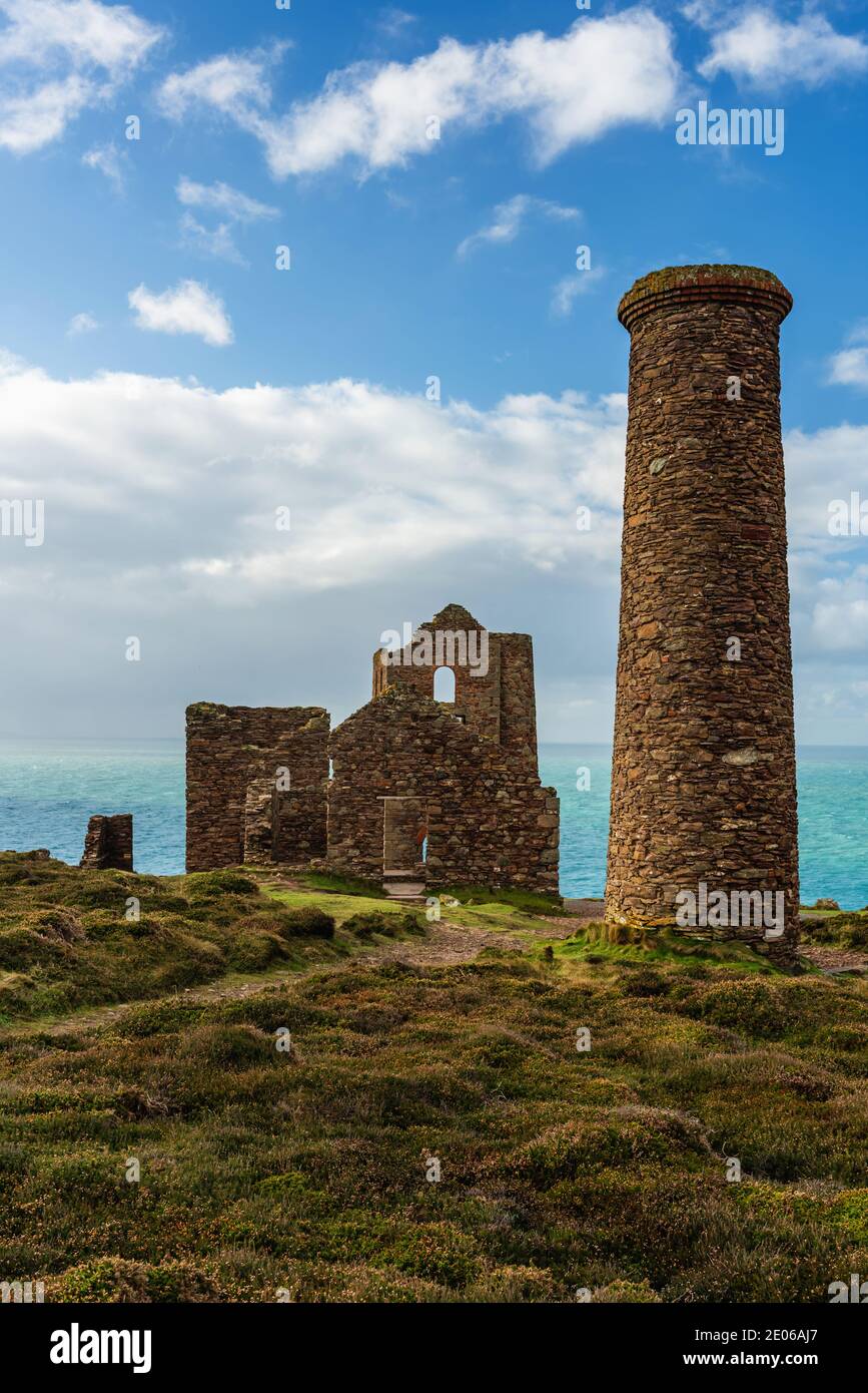 Blick auf Wheal Coates, Chapel Porth Mine, St. Agnes, Cornwall, England Stockfoto