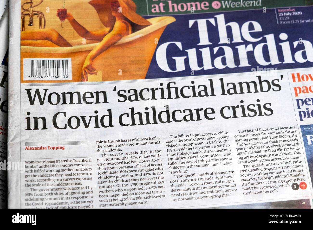 Guardian Titelseite Zeitung Schlagzeile "Frauen "sacrificial Lämmer" in Covid Kinderbetreuungskrise London England 25 Juli 2020 Stockfoto