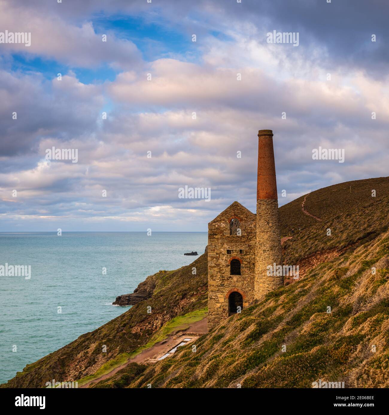 Blick auf Wheal Coates, Chapel Porth Mine, St. Agnes, Cornwall, England Stockfoto