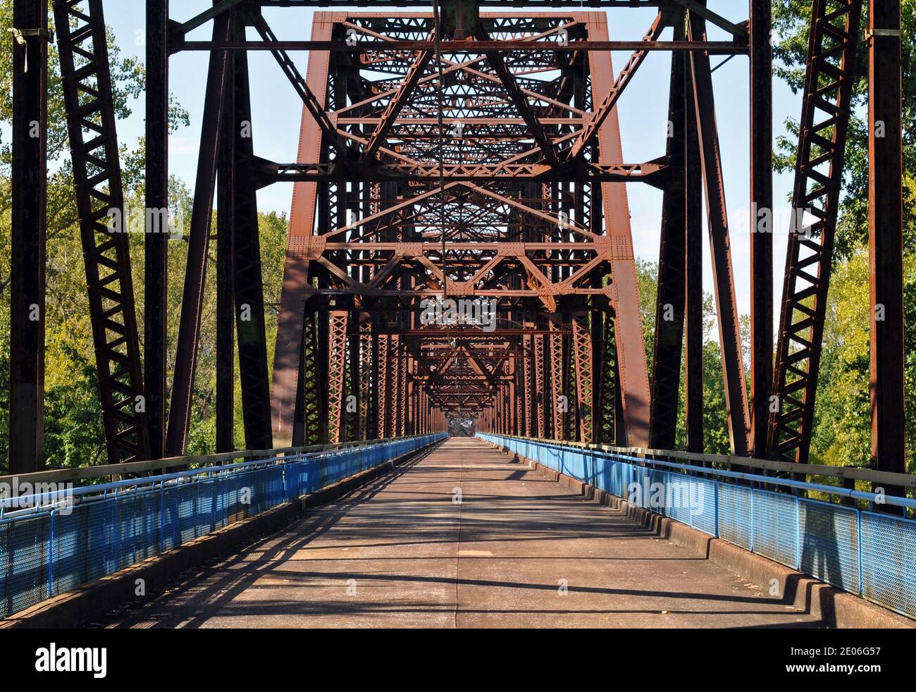 Die historische Chain of Rocks Bridge diente dazu, die Route 66 über den Mississippi River zwischen Illinois und Missouri zu transportieren. Es ist jetzt für Fußgänger zugänglich. Stockfoto