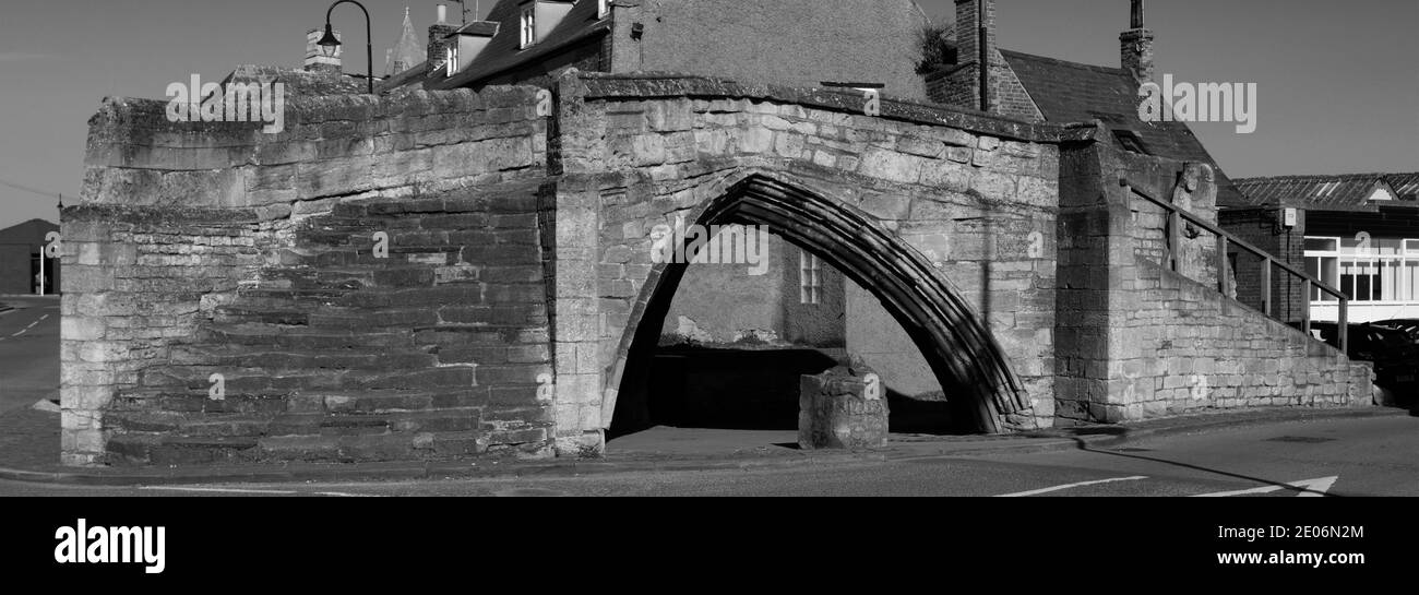 Die Trinity Bridge, ein 14. Jahrhundert Dreiwege Bogenbrücke aus Stein, Crowland Stadt, Lincolnshire, England, UK Stockfoto