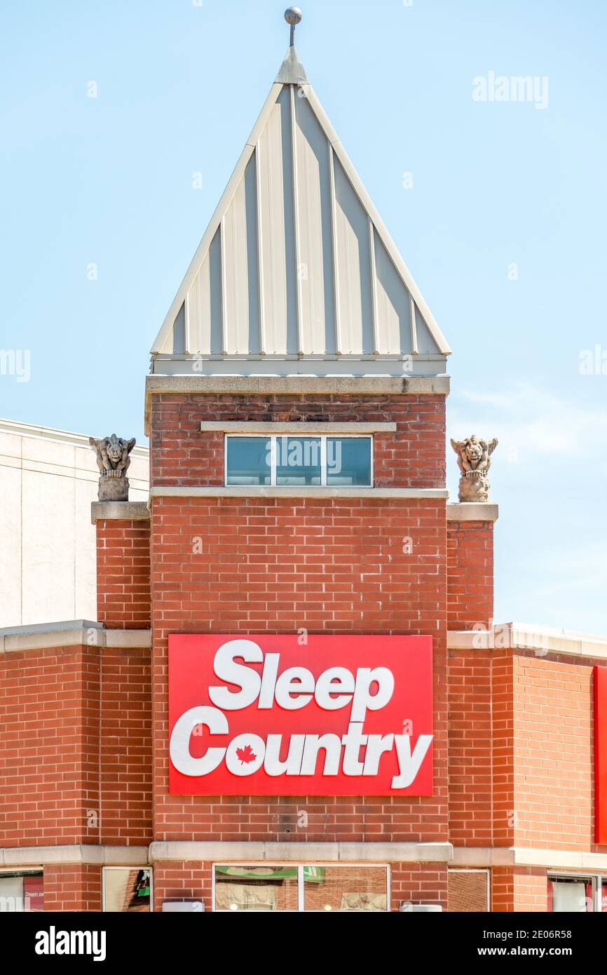 Sleep Country Schild im Store Tower. Sleep Country Canada ist ein bedeutender Matratzenhändler mit über 140 Geschäften. Das Unternehmen wurde unter den Top 50 CO Stockfoto
