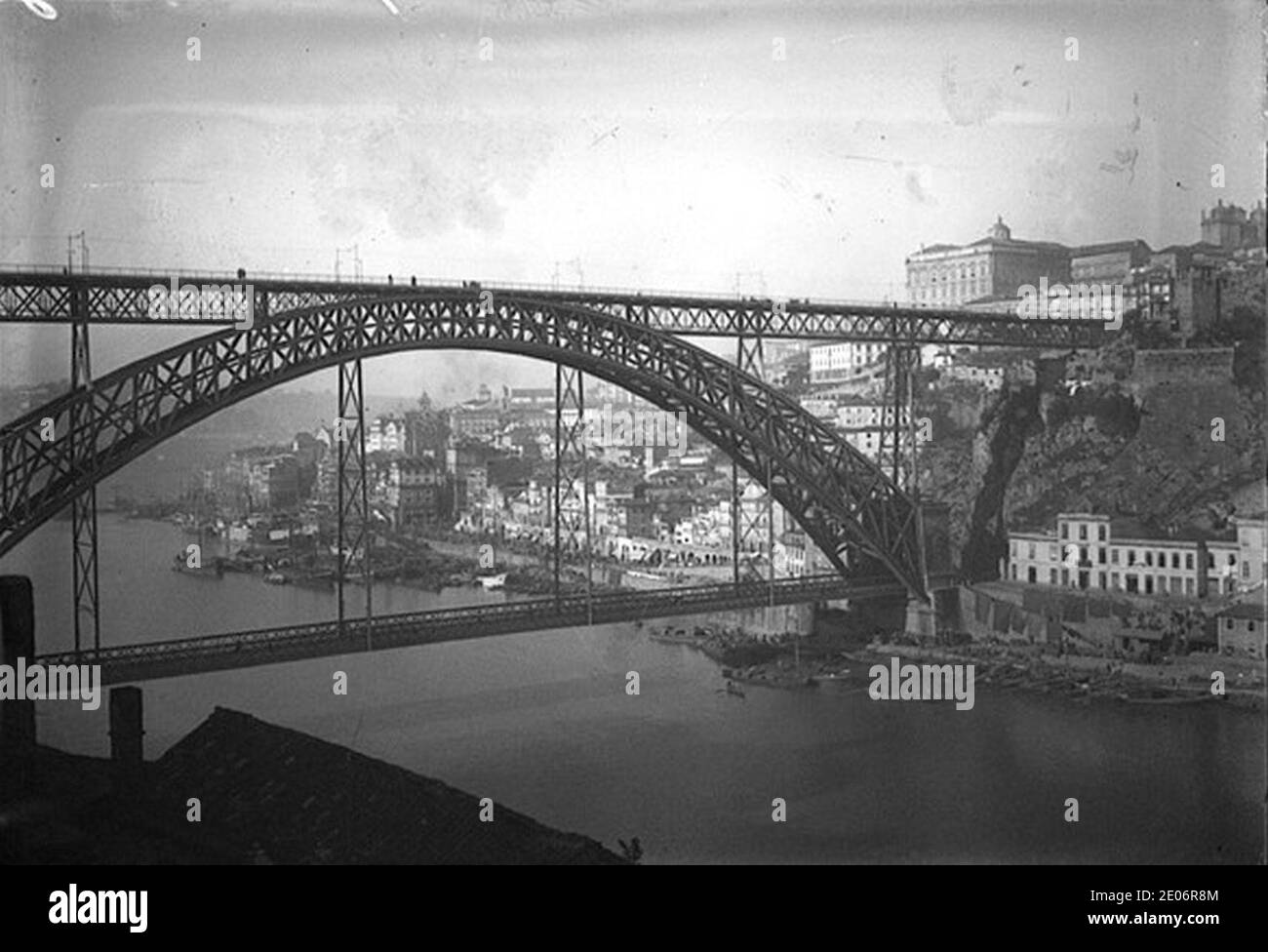 Le Douro et pont D.Luiz (Porto). Stockfoto