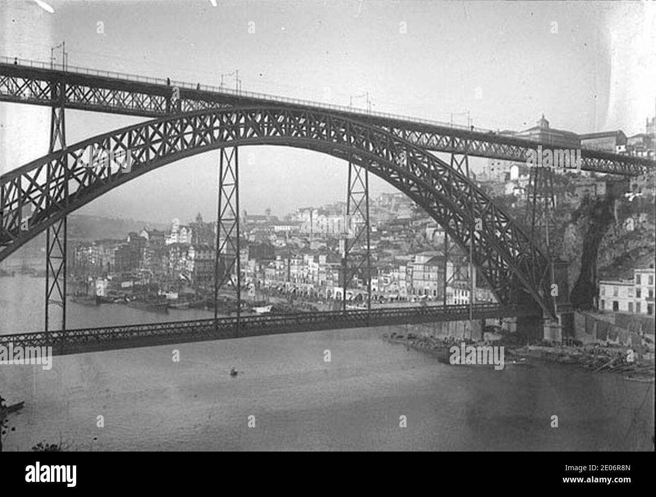 Le Douro et le Pont D.Luiz (Porto). Stockfoto