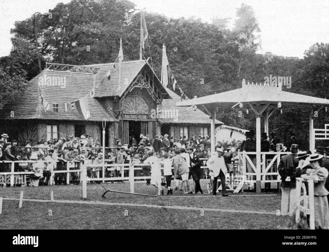 Le nouveau Chalet de Racing Club de France, en juillet 1896 pour les championnats de France d'atlhétisme. Stockfoto