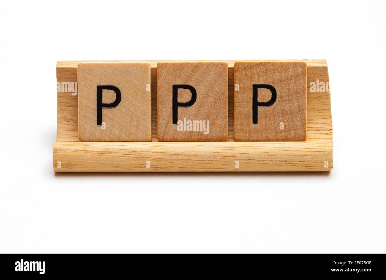 Wood Letter Blocks Rechtschreibung PPP ausschneiden. Stockfoto