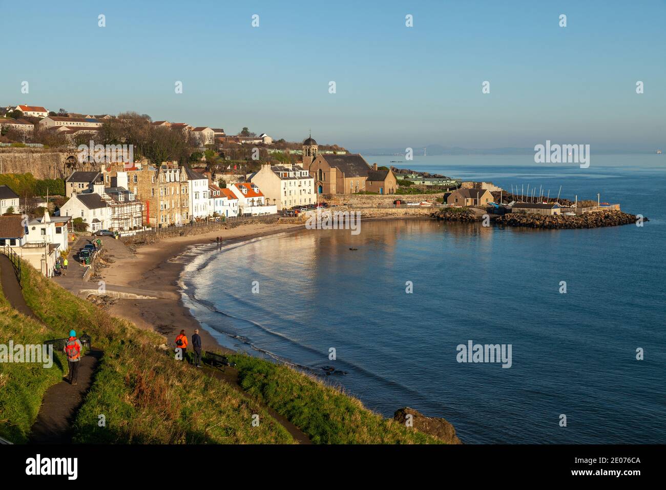 Das Dorf Kinghorn entlang des Fife Coastal Path, Schottland. Stockfoto