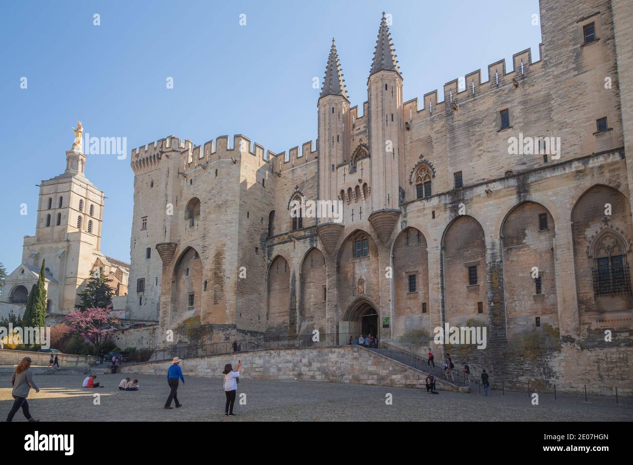 Der Papstpalast in Avignon in der Region Provence Frankreich diente im 14. Jahrhundert als päpstliche Residenz Stockfoto