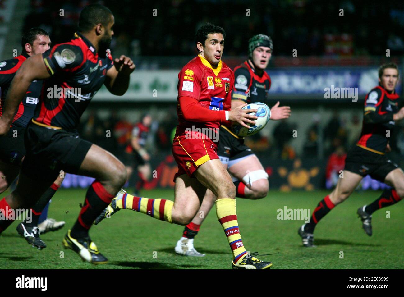 USA Perpignans Maxime Mermoz während des European Amlin Challenge Cup Rugby-Spiels, USAP gegen Newport Gwent Dragons im Aime Giral Stadion in Perpignan, Südfrankreich am 14. Januar 20121. USAP gewann 15 - 12. Foto von Michel Clementz/ABACAPRESS.COM Stockfoto