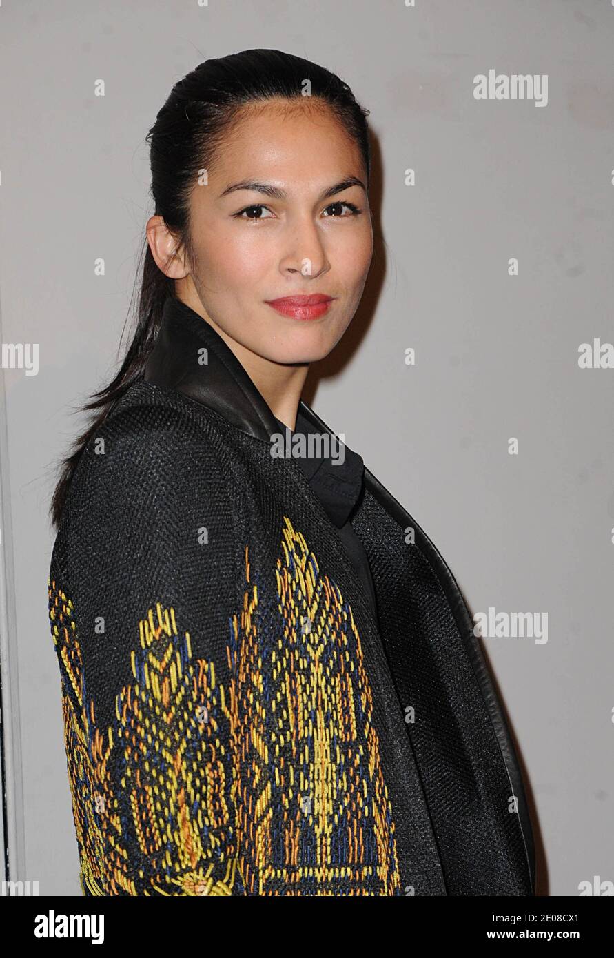 Elodie Yung besucht L'Uomo Vogue Cocktail bei Sotheby's in Paris, Frankreich am 19. Januar 2012 . Foto von Giancarlo Gorassini/ABACAPRESS.COM Stockfoto