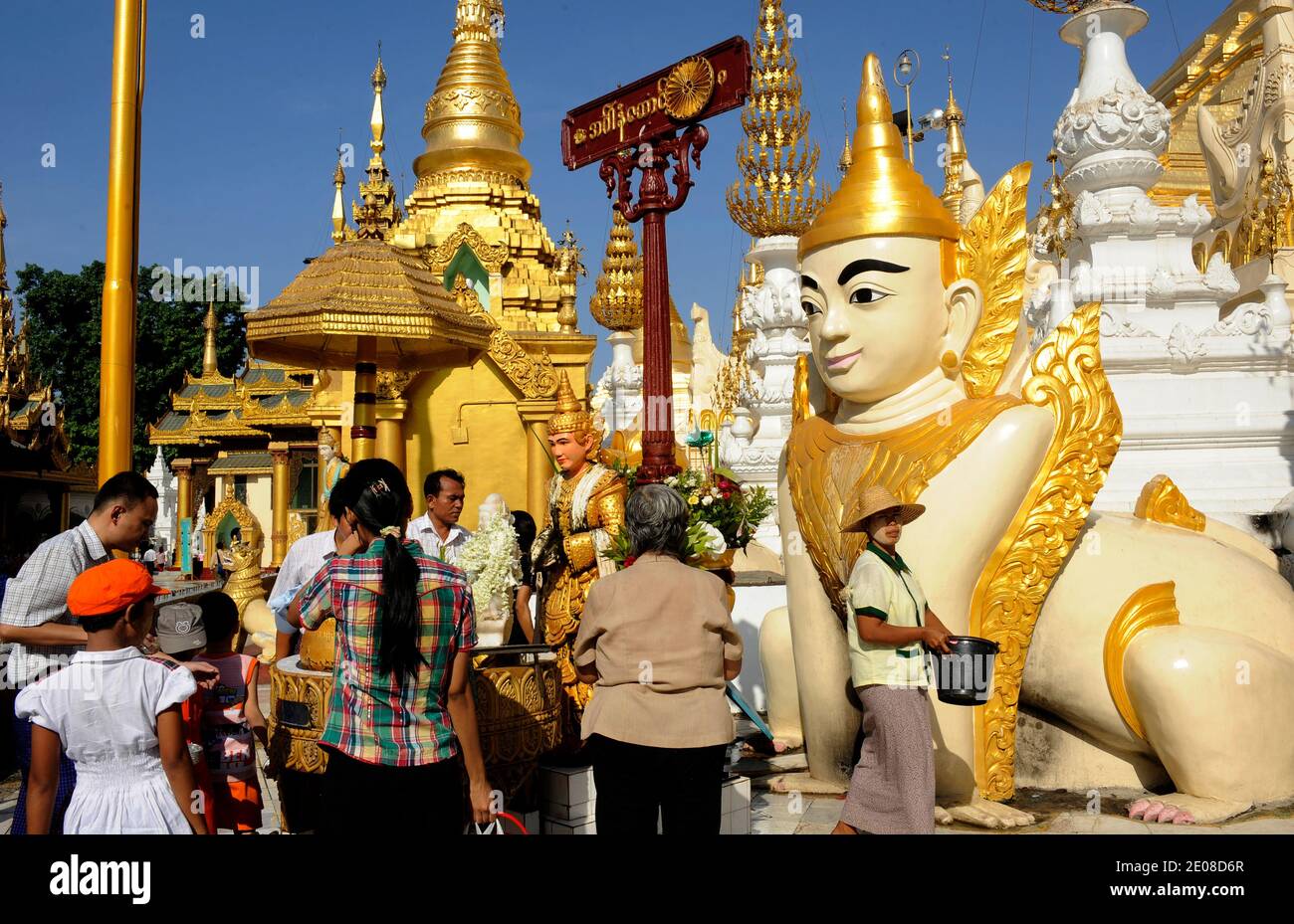 Shwedagon Pagode, Yangon, Burma.Pagode Shwedagon, Yangon, Birmanie, 2012. Foto von David Lefranc/ABACAPRESS.COM Stockfoto