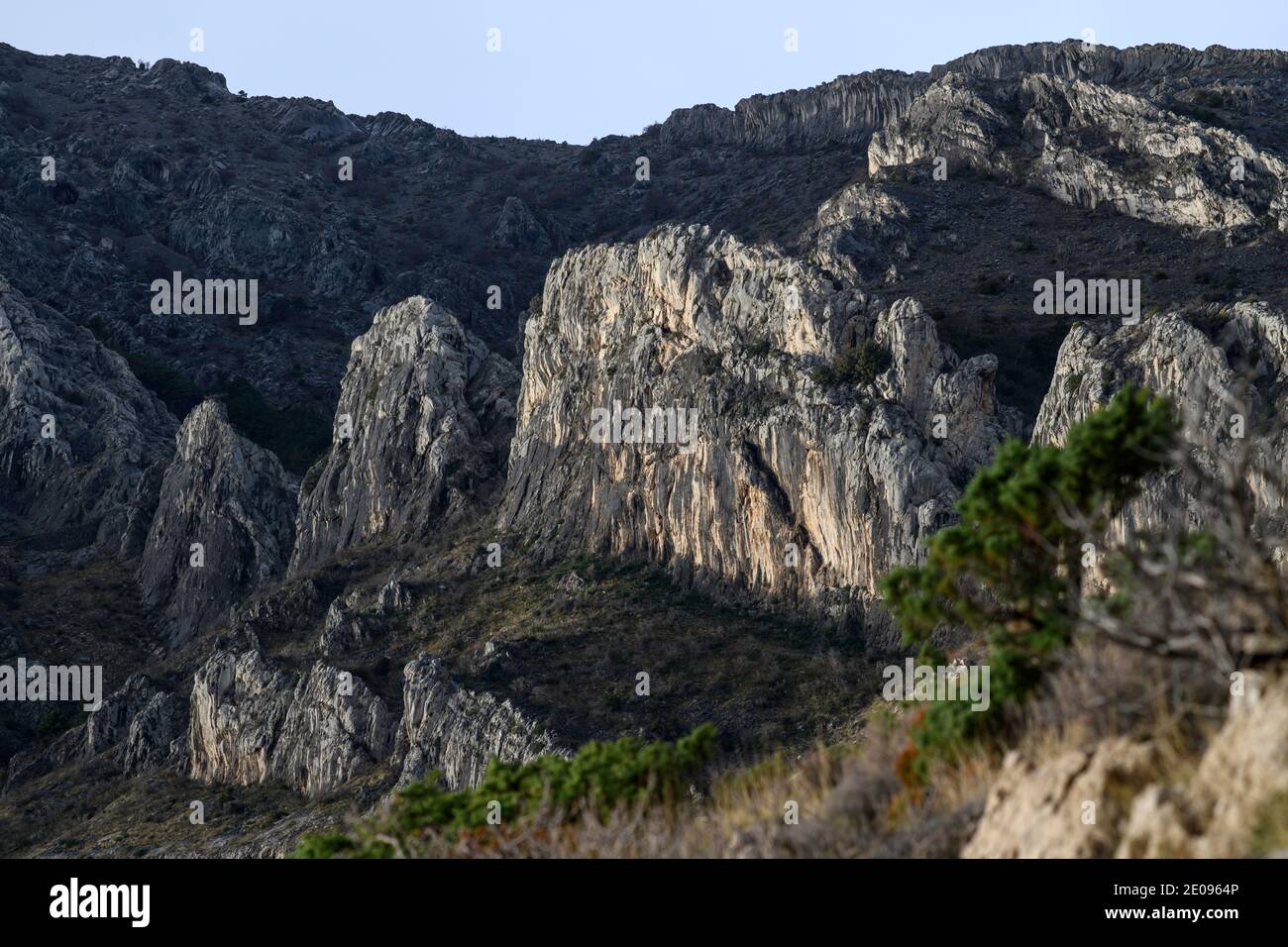 Kalksteinfelsen über dem Meer, wo die Legende sagt, Kroaten sahen das Meer... Stockfoto