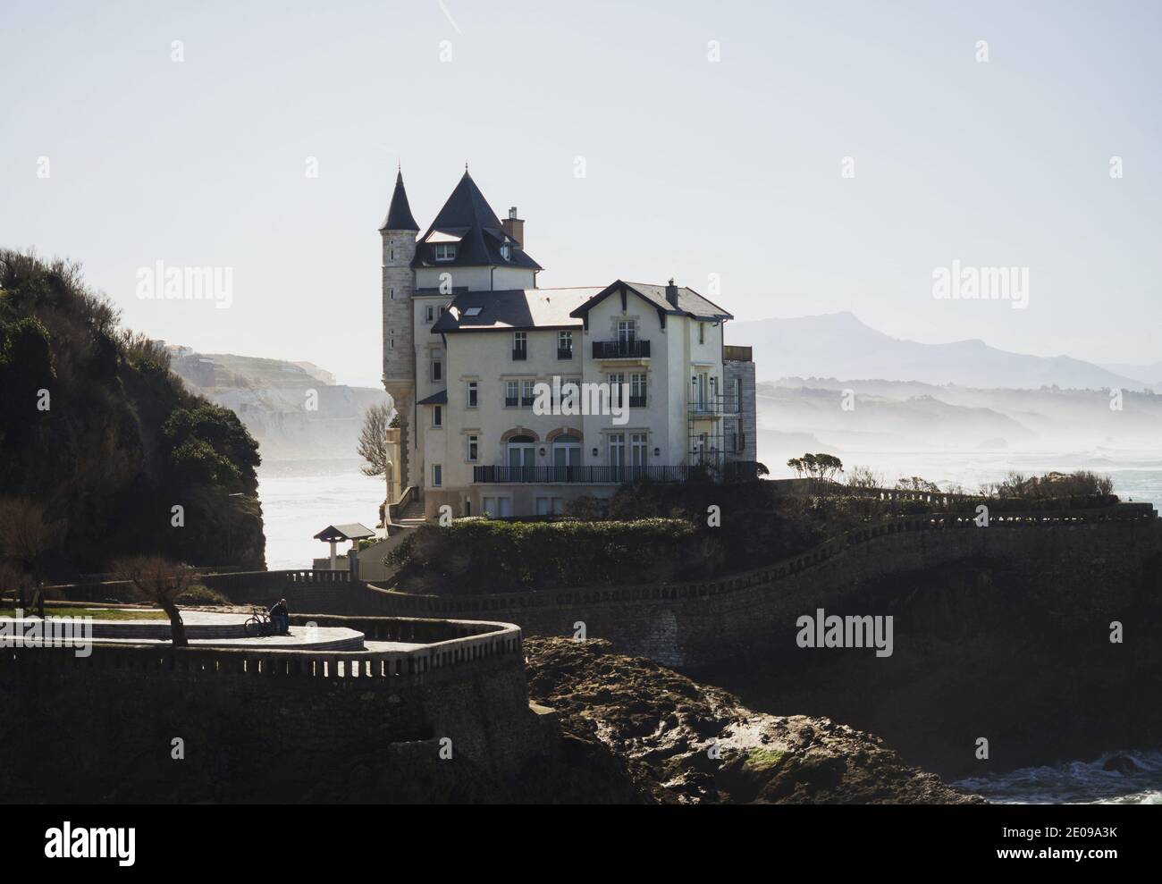 Panoramablick auf Villa Belza Hotel Palace palais at atlantic Strand Küste in französisch Küstenstadt Biarritz nouvelle aquitaine baskenland Franc Stockfoto