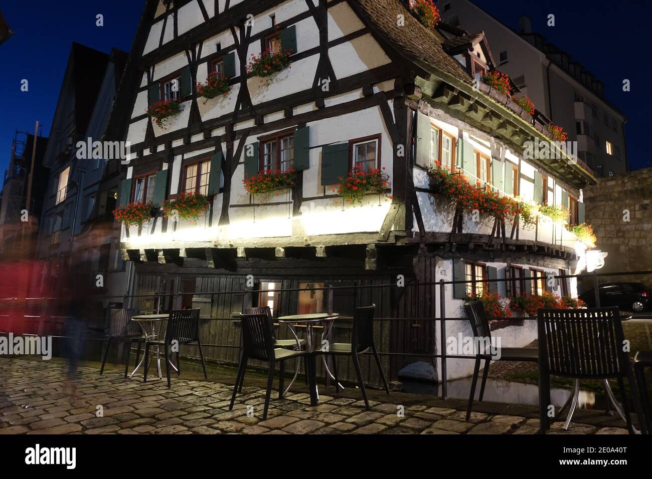 Schiefes Haus, Fachwerkhaus aus dem 15. Jahrhundert, aufgenommen in das Guinnes-Buch der Rede als schickes Haus der Welt, Ulm, Baden-Württemberg, Stockfoto