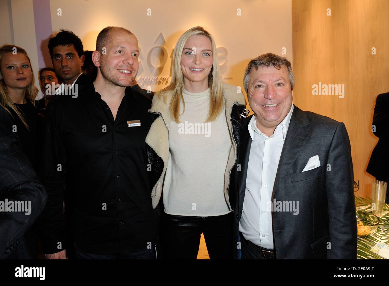 Sarah Marshall und Franck Gueguen (Club Med Gym Chairman und CEO) besuchen Club Med Gym (Waou porte Maillot) Affinity SPA und kommen Kantineneröffnung Party, in Paris, Frankreich, am 16. Februar 2012. Foto von Alban Wyters/ABACAPRESS.COM Stockfoto