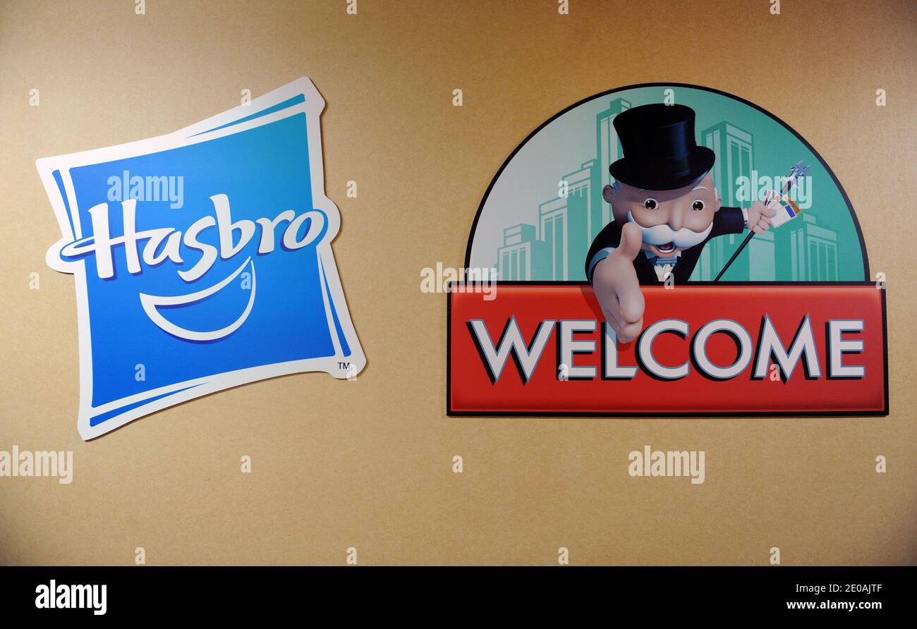 Die neuesten Monopoly-Spiele werden am 27. Februar 2012 im Hasbro-Spielwerk in West-Massachusetts in Springfield, MA, USA, vorrätig gehalten. Monopoly Games sind das erfolgreichste Brettspiel aller Zeiten. Foto von Olivier Douliery/ABACAPRESS.COM Stockfoto