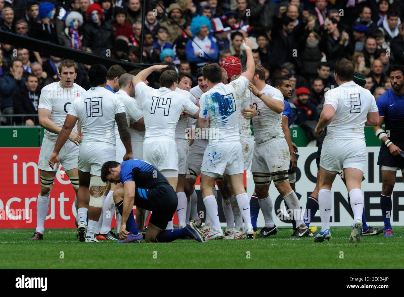 Englands Freude, nachdem Ben Foden den zweiten Versuch beim Rugby RBS 6 Nations Turnier, Frankreich gegen England, in Saint-Denis, Frankreich, am 11. März 2012 erzielt hat. England gewann 24-22. Foto von Henri Szwarc/ABACAPRESS.COM Stockfoto