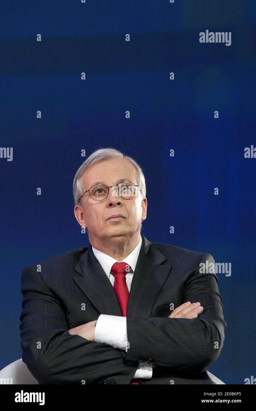 Der französische Automobilzulieferer Valeo Chairman Jacques Aschenbroich nimmt am 13. März 2012 an einem Symposium mit der Tageszeitung Le Monde und dem französischen Verband der Privatunternehmen (AFEP) mit dem Schwerpunkt Wettbewerbsfähigkeit in Paris Teil. Foto von Stephane Lemouton/ABACAPRESS.COM. Stockfoto