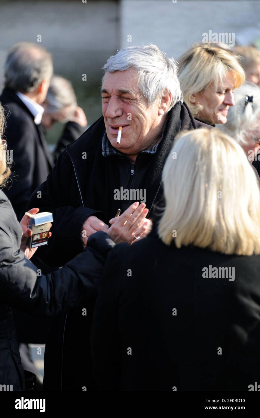 Jean-Pierre Castaldi bei der Trauermesse des Schauspielers Michel Duchaussoy auf dem Friedhof Pere Lachaise in Paris, Frankreich am 20. März 2012. Foto von Alban Wyters/ABACAPRESS.COM Stockfoto