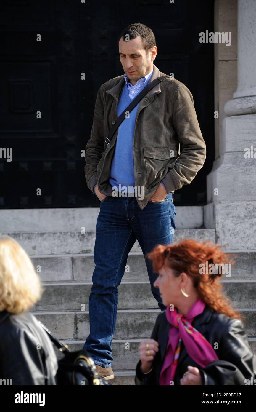 Zinedine Soualem nimmt am 20. März 2012 an der Trauermesse des Schauspielers Michel Duchaussoy auf dem Friedhof Pere Lachaise in Paris Teil. Foto von Alban Wyters/ABACAPRESS.COM Stockfoto