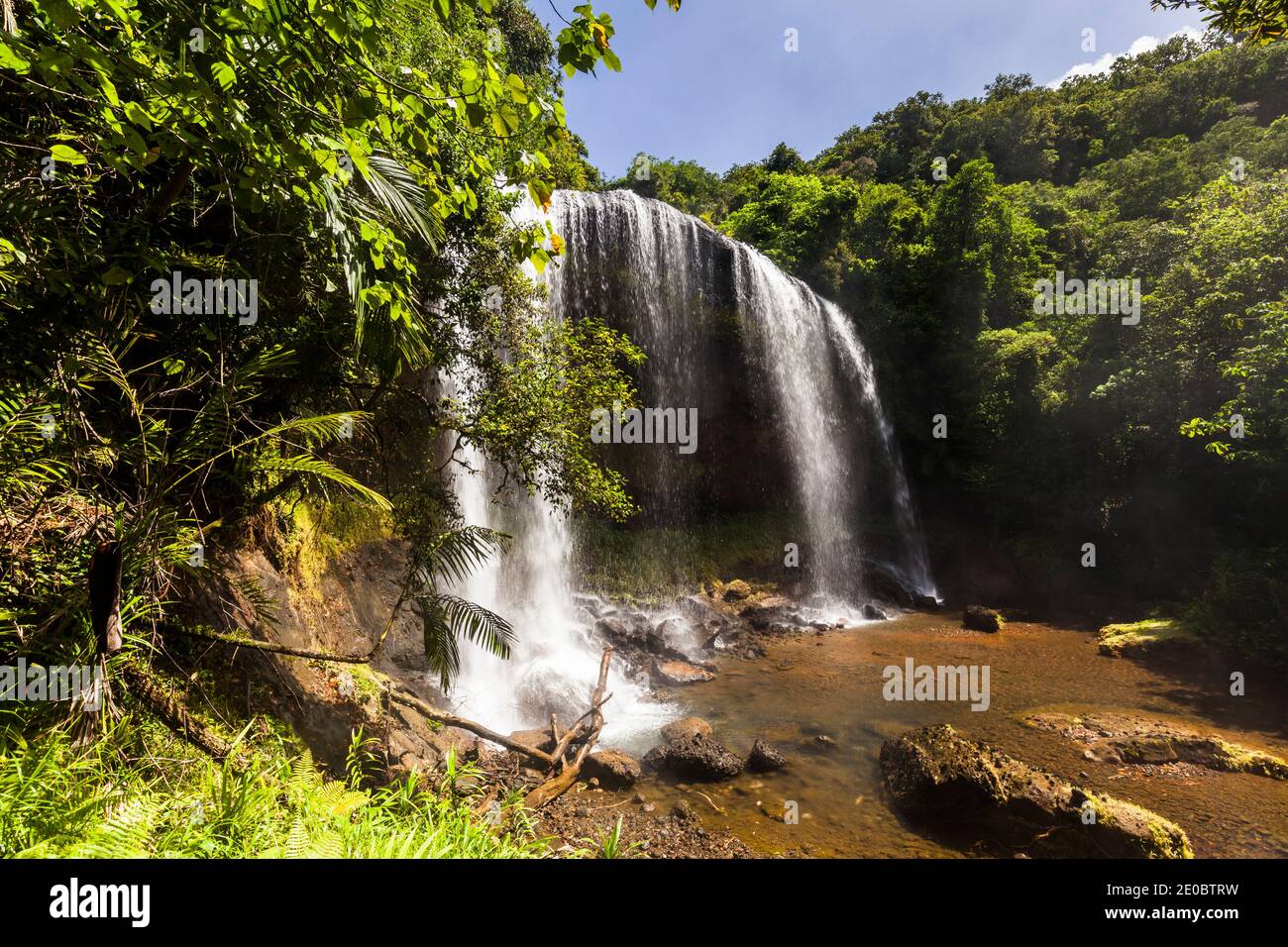 Ngardmau Wasserfall in tiefen jngule Regenwald Berg, Ngardmau, Insel Babeldaob, Palau, Mikronesien, Ozeanien Stockfoto