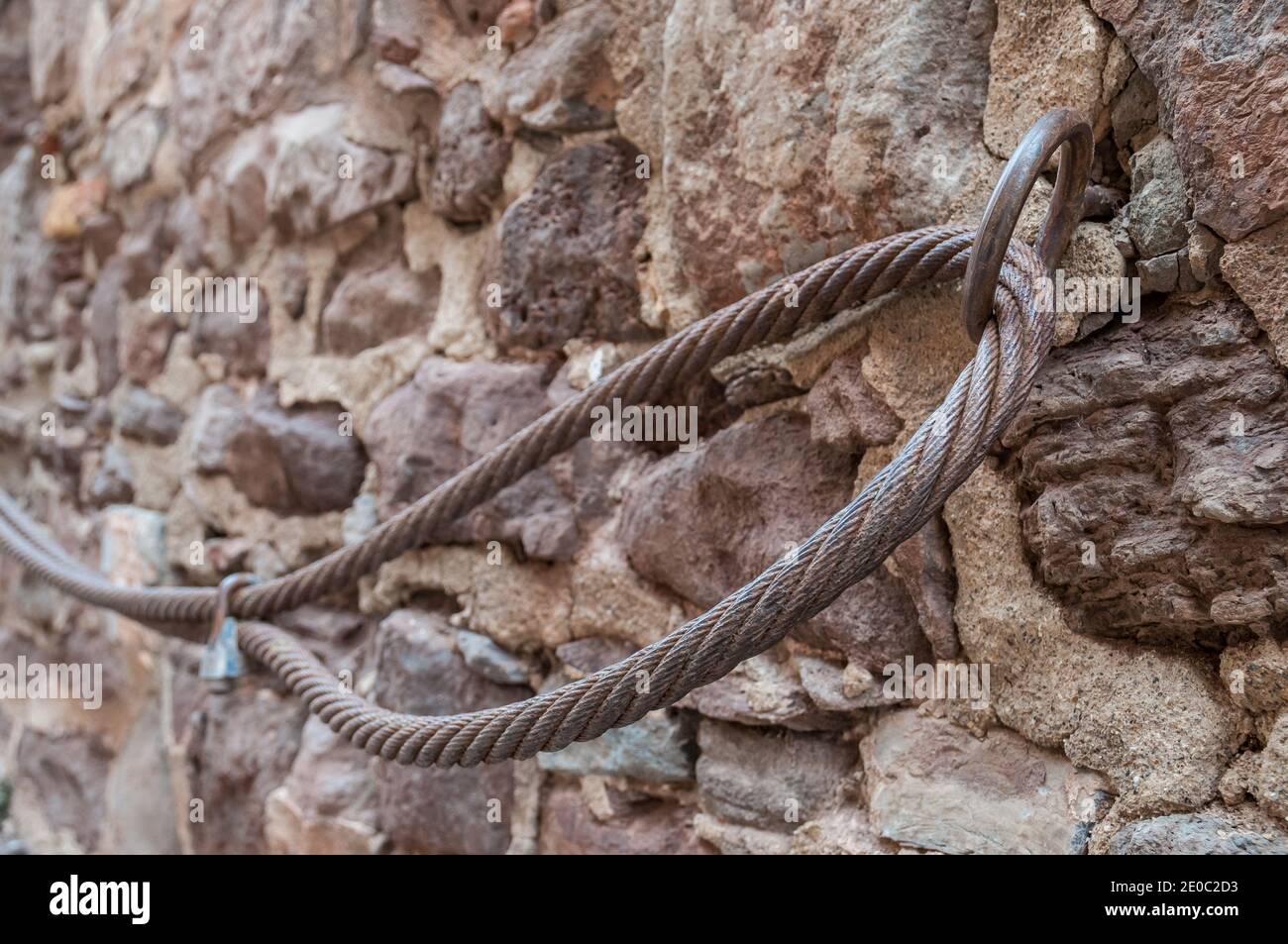 Metallkettengeländer, Schloss von Cardona, Katalonien, Spanien Stockfoto