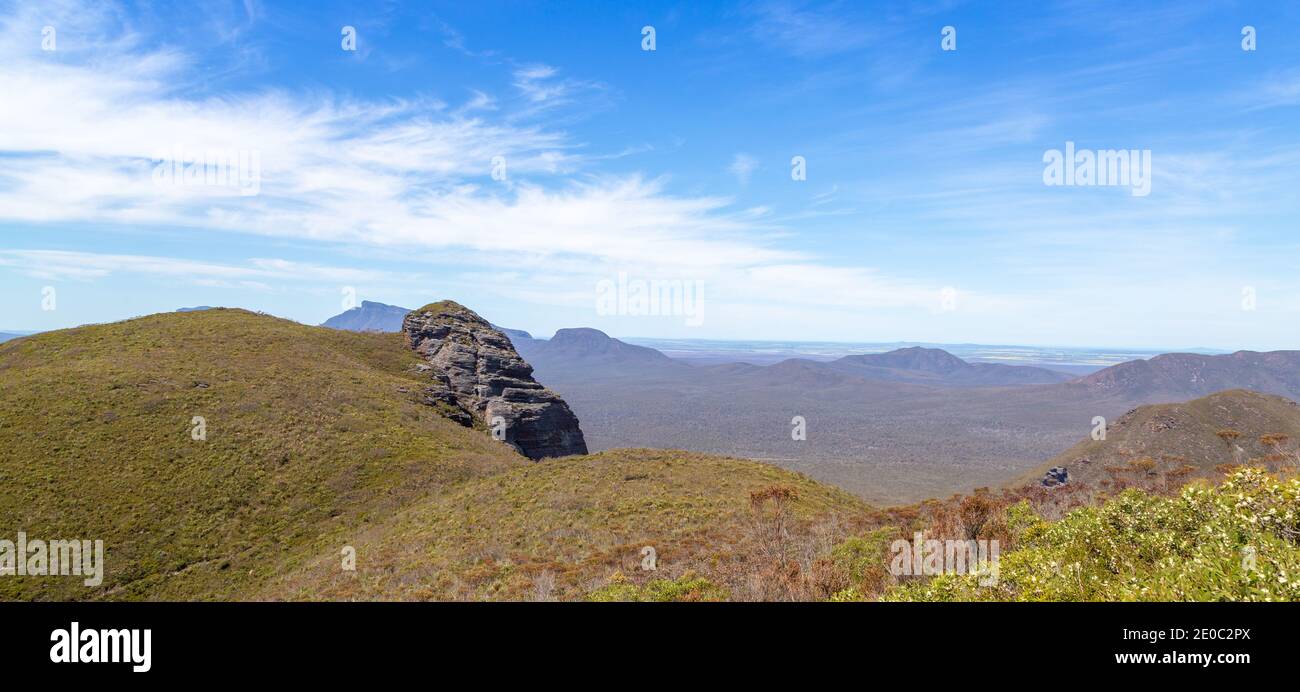 Blick in den Valley of the Sirtling Range Nationalpark in der Nähe von Albany in Western Australia vom Mt. Trio Stockfoto