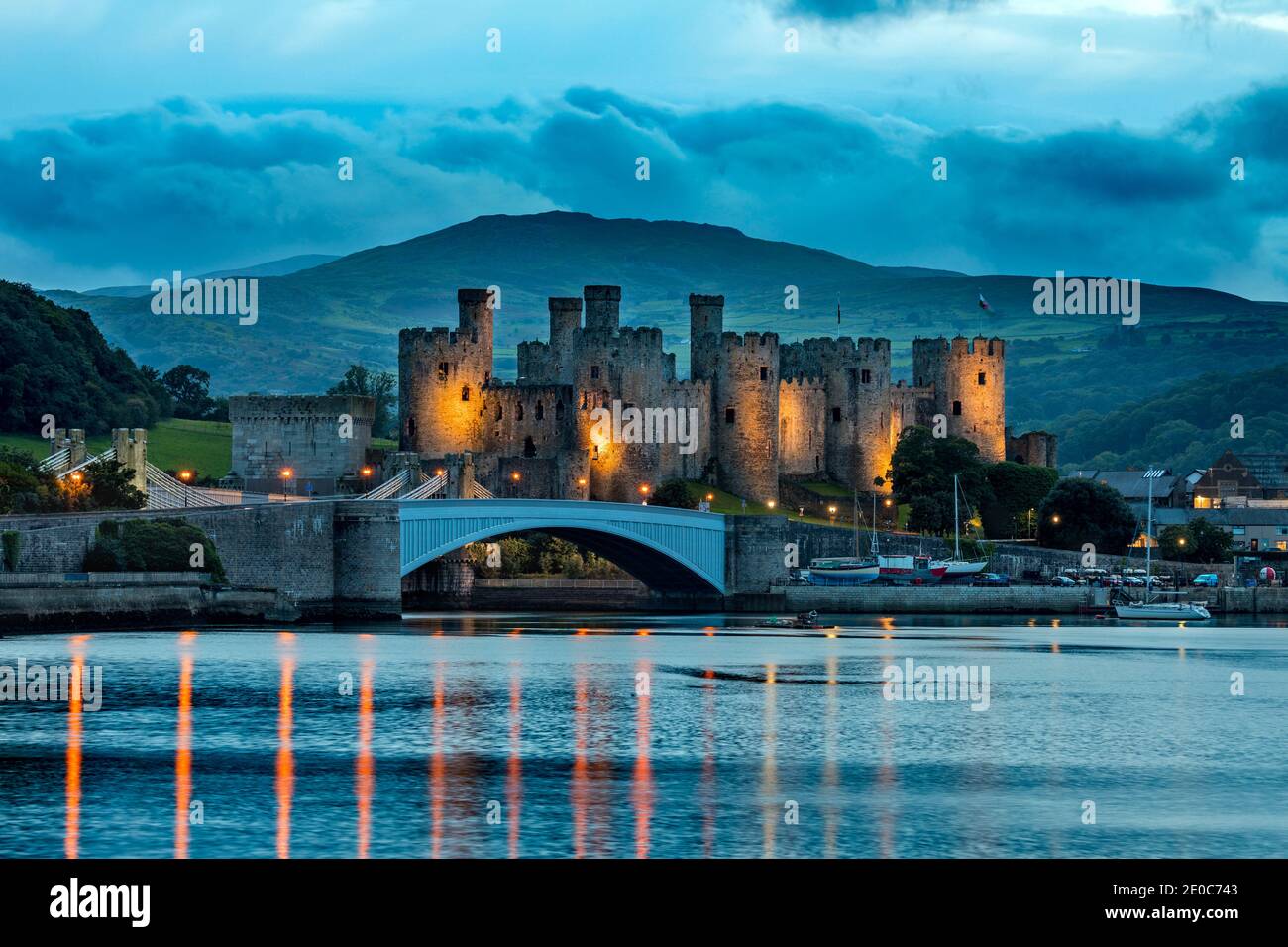 Conwy Castle; Abenddämmerung; Wales Stockfoto