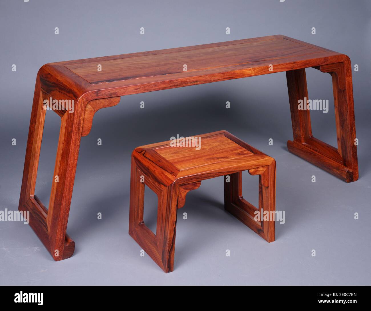 spiegel schuhschrank ikea Wenn das Bad zu klein ist für ausreichend Stauraum, müssen neue Ideen her: @besassique nutzt den #HEMNES im Flur für Handtücher und Wäsche. Was würdet ihr in HEMNES verstauen? #meinIKEA reclaimed wood table