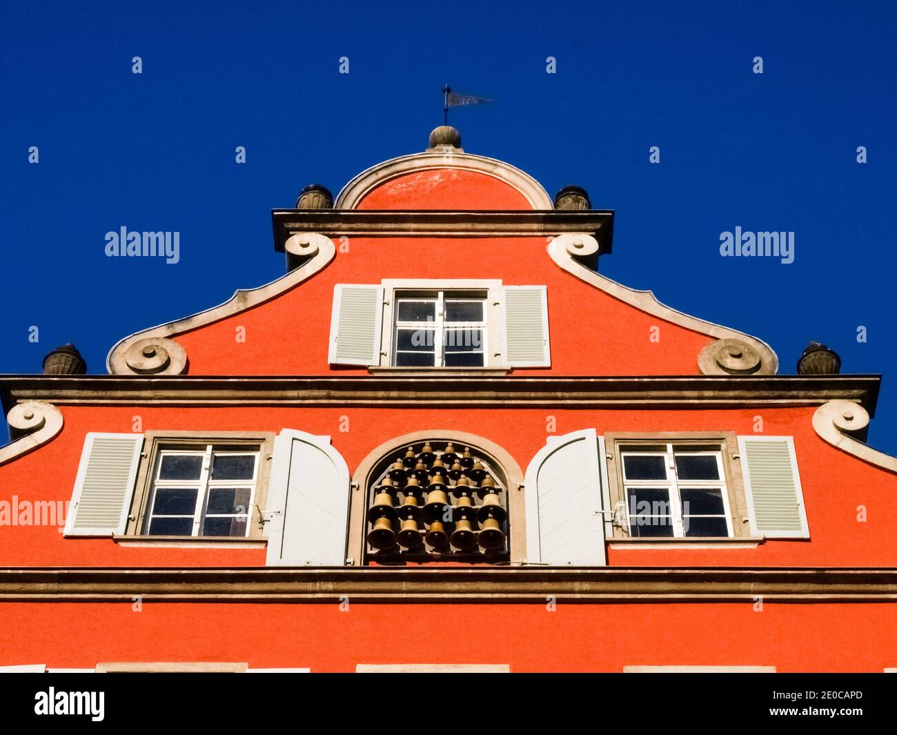 Lindau, Deutschland - 22. April 2018: Panorama der Kleinstadt im Morgenlicht Stockfoto