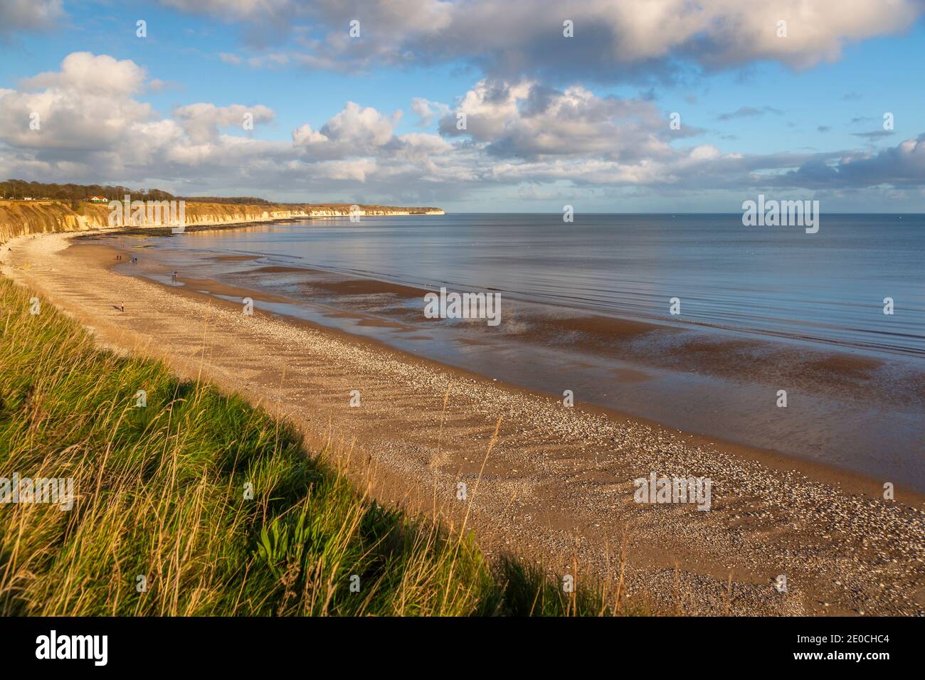 Blick auf Flamborough Head von North Beach Shoreline, Bridlington, North Yorkshire, England, Großbritannien, Europa Stockfoto