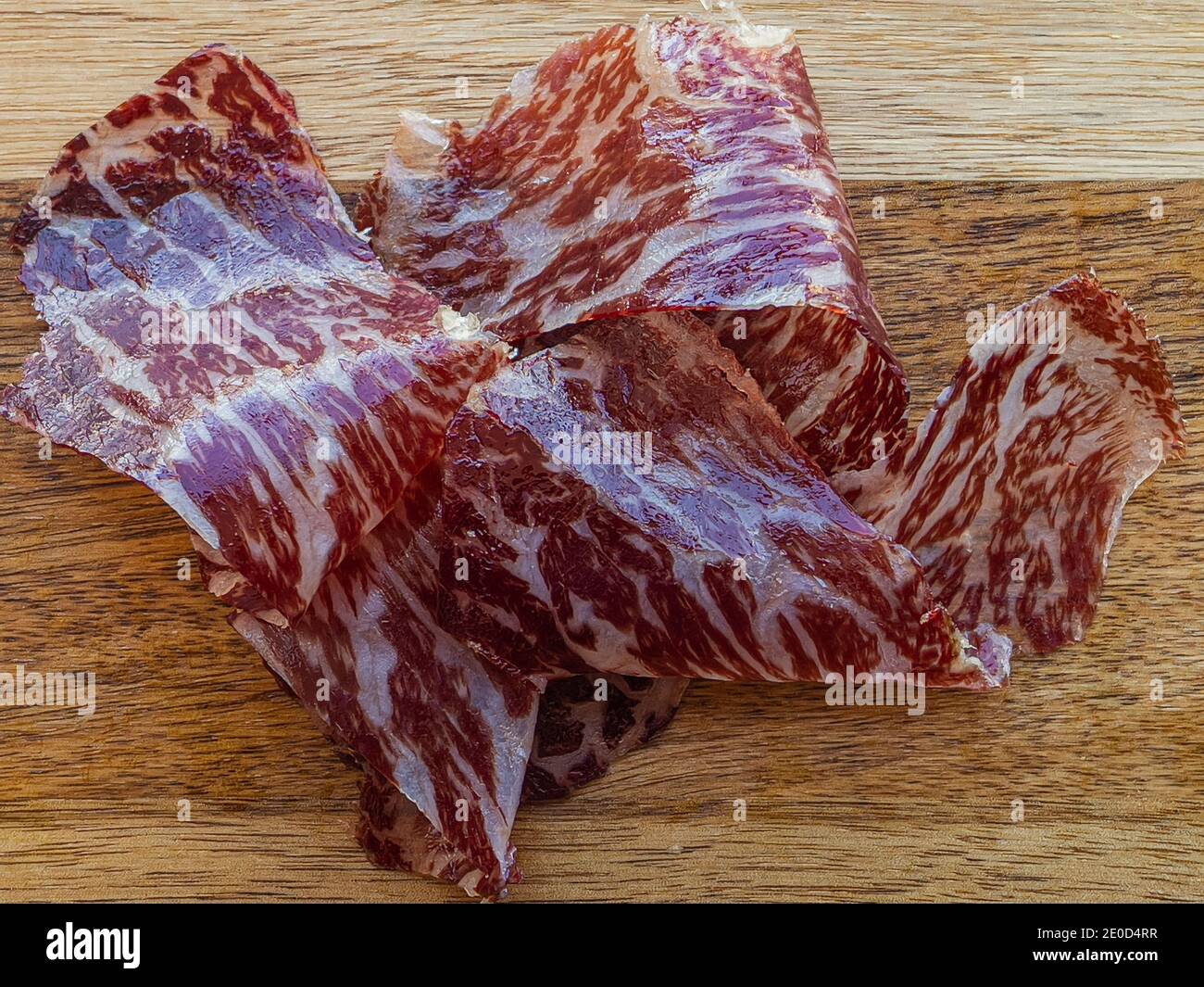 Nahaufnahme von Delicous cecina von Wagyu-Rind, trocken gehärtetes Wagyu-Rind bresaola Stockfoto