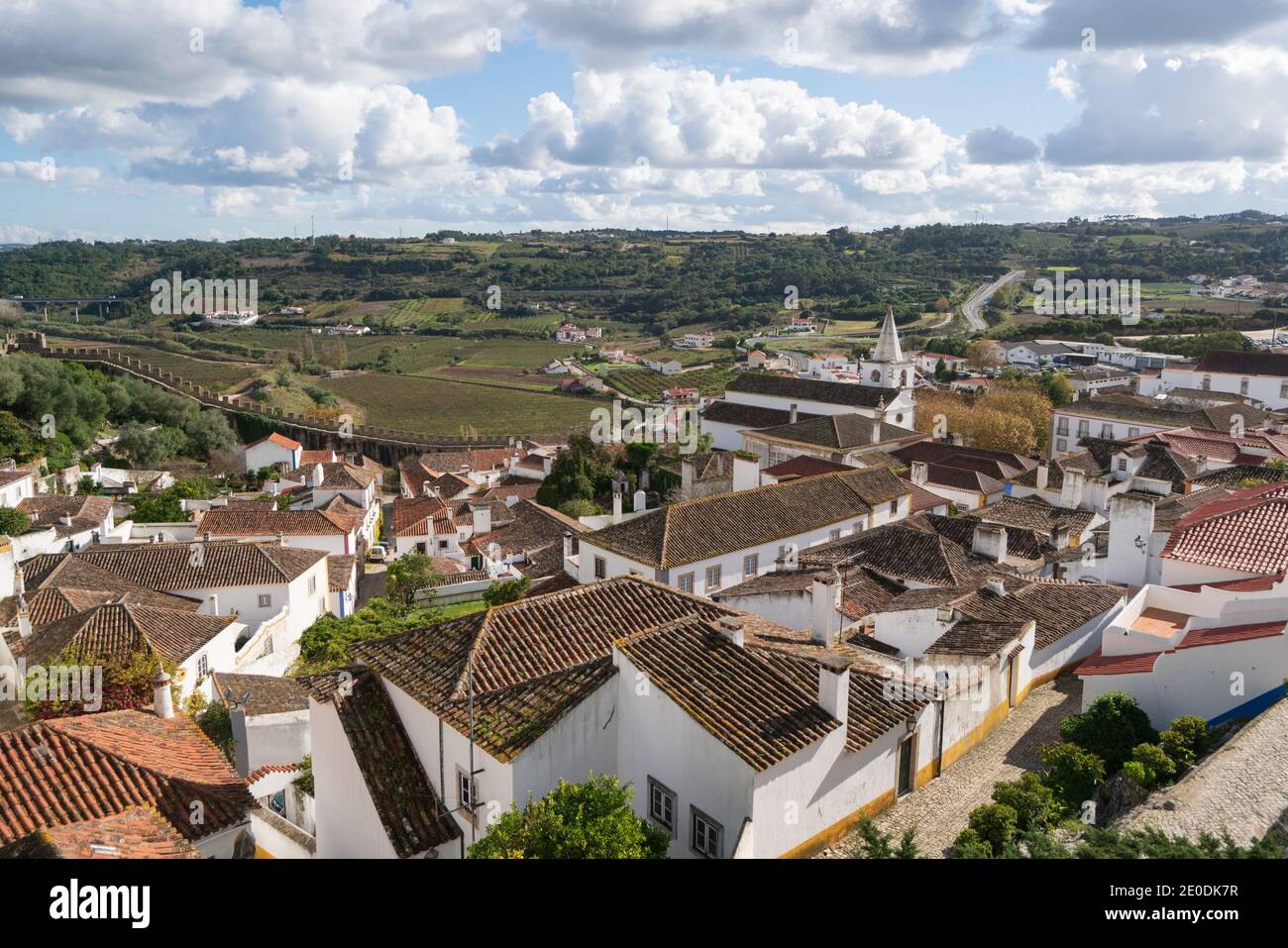 Obidos traditionelle Häuser und Straßen in Portugal auf einem sonnigen Tag Stockfoto