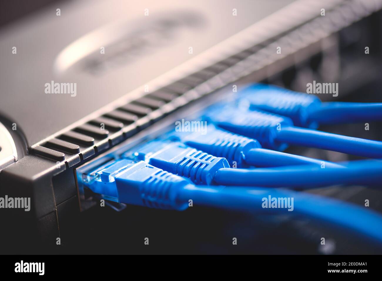 WLAN-Nahaufnahme des Routers. Schnelles Internet-Modem-Gerät. Wireless- oder Wired-Netzwerk Stockfoto